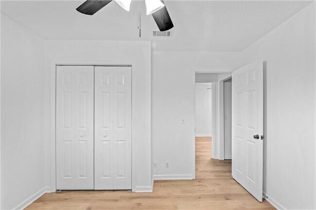 Building Photo - 509 Cedar St