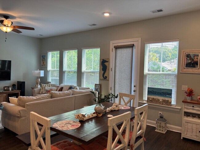 Building Photo - Spacious 4BR Townhome in Mount Pleasant | 2-Car Garage | Built 2020 | 2200 Sq Ft