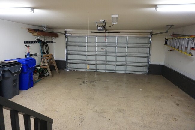 Building Photo - 1020 Ringlet Ct