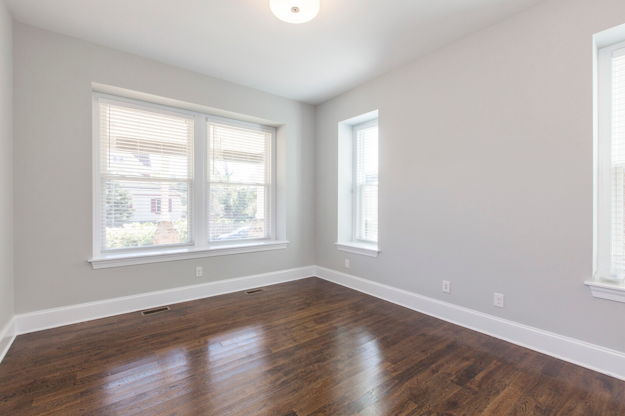 Primary Bedroom - 125 Windsor Ave