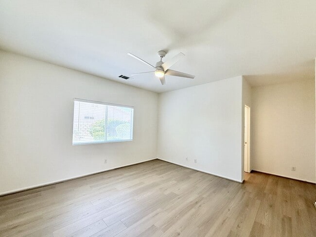 Building Photo - AVAILABLE NOW!! 3 Bedroom 2 Bathroom Home In Indio!!