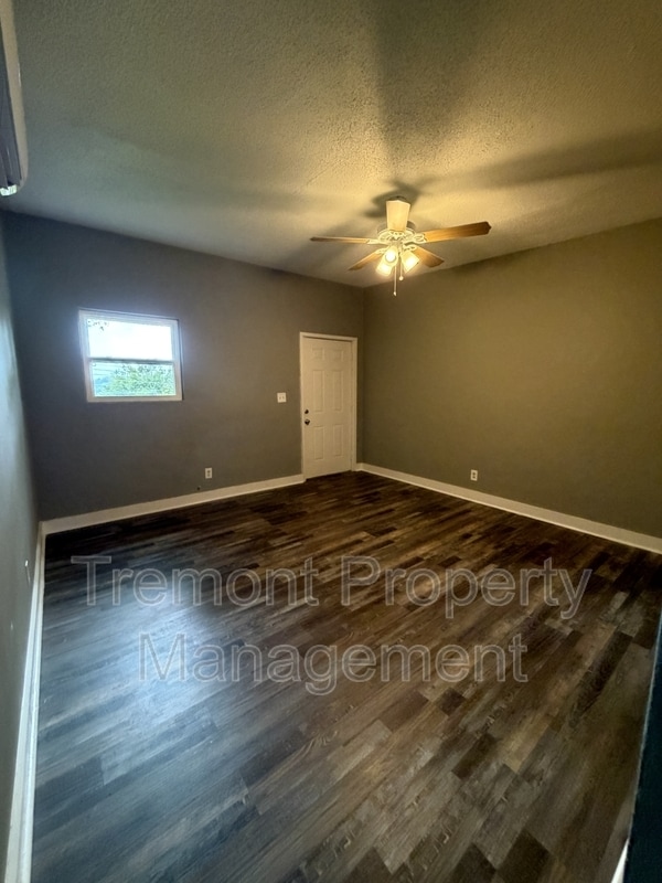 Building Photo - 4607 Highland Ave