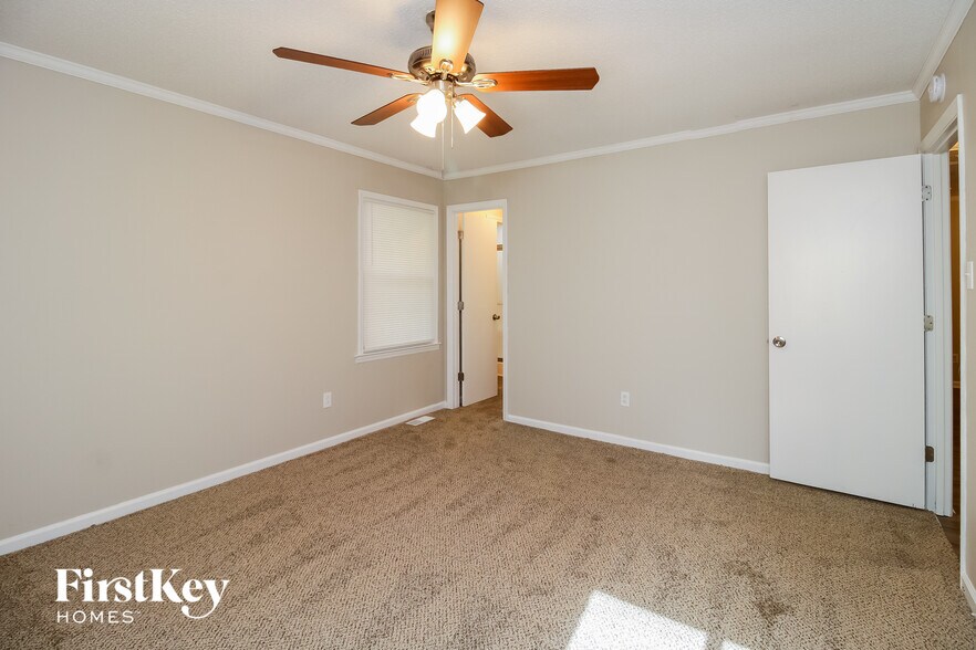 Building Photo - 625 Scott Dr