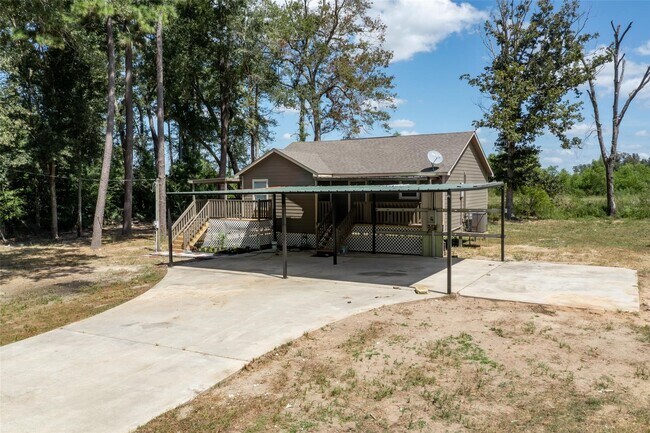 Building Photo - 1906 County Rd 3434N