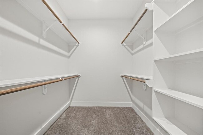 Building Photo - 833 Dorchester St