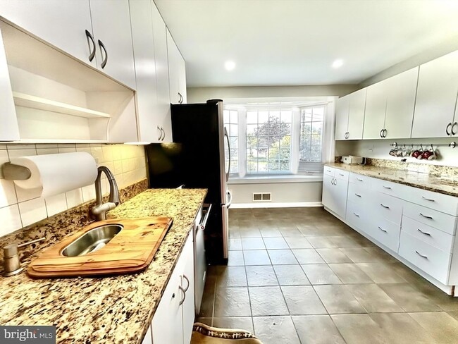 Building Photo - 10202 McGovern Dr