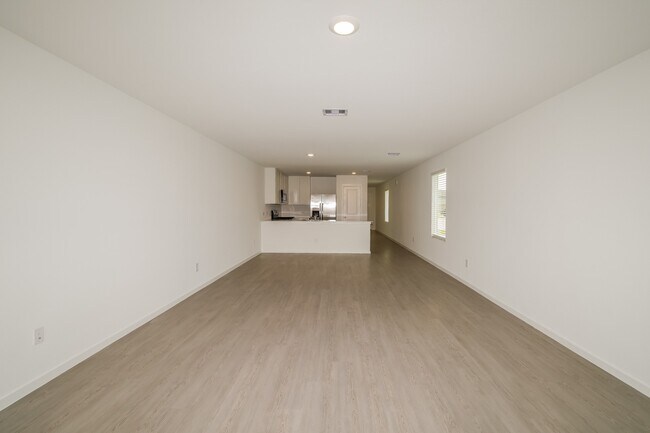 Building Photo - 7907 Meadow Cranesbill Ln