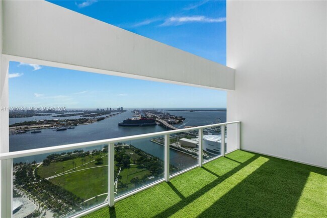 Building Photo - 1040 Biscayne Blvd