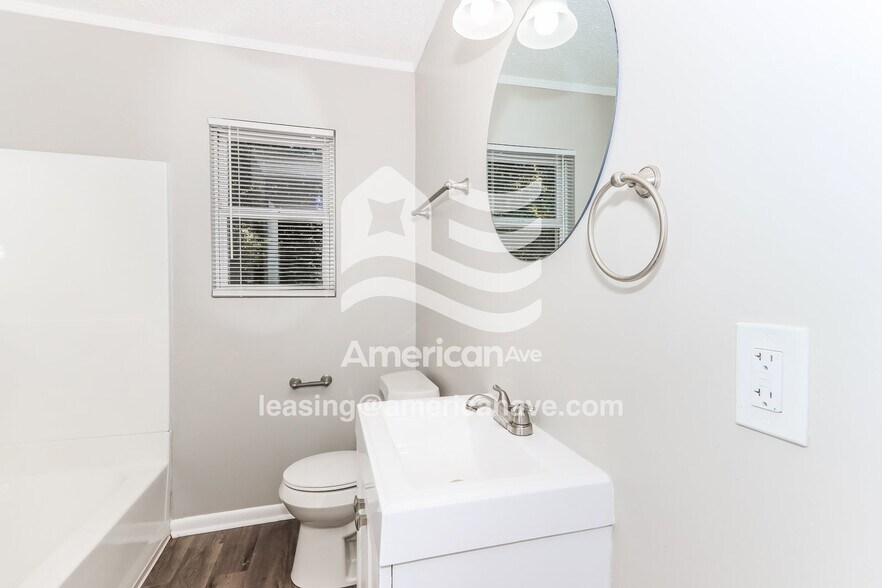 Building Photo - 245 Ward St