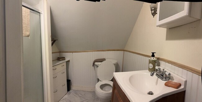 Building Photo - 112 Main St