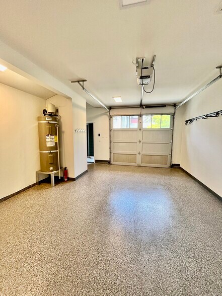 Garage - 514 Cascade Ave
