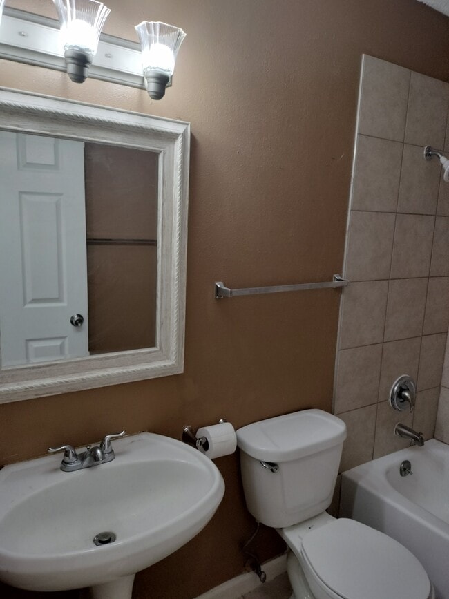 Building Photo - 7147 Spring Grove Dr