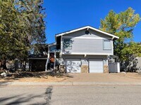 Building Photo - Large fully furnished beautiful home w/ boat dock avail. for a longterm lease or seasonal lease! ...