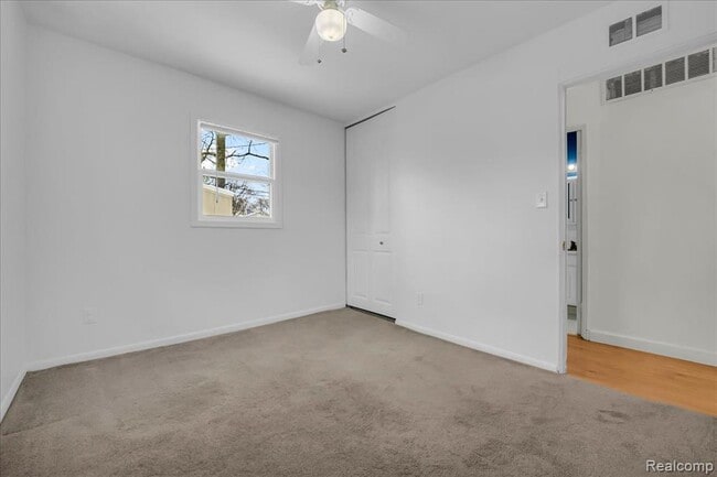 Building Photo - 26435 Tawas St