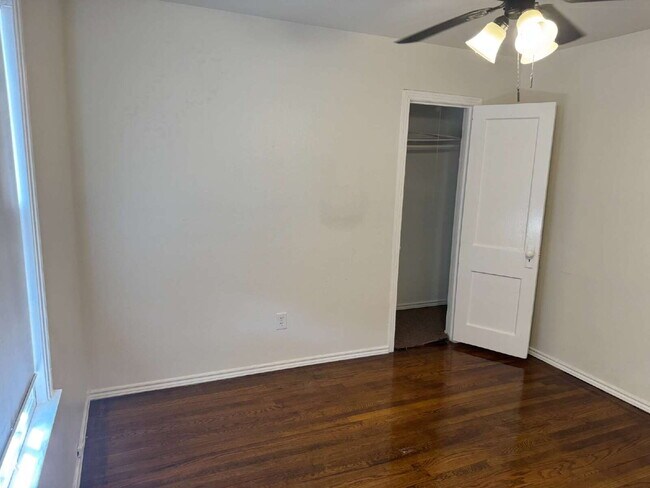 Building Photo - "Charming 4-Bed Lubbock Retreat: Granite Kitchen, Hardwood Elegance & Cozy Fireplace!"