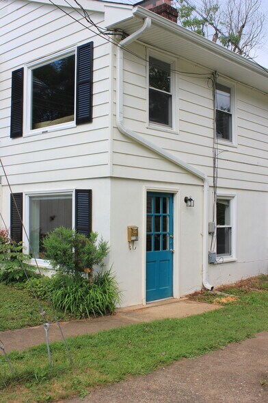 Building Photo - 1112 Holmes Ave