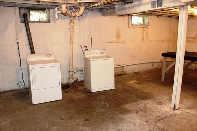 Building Photo - NEXT TO KSU!!!