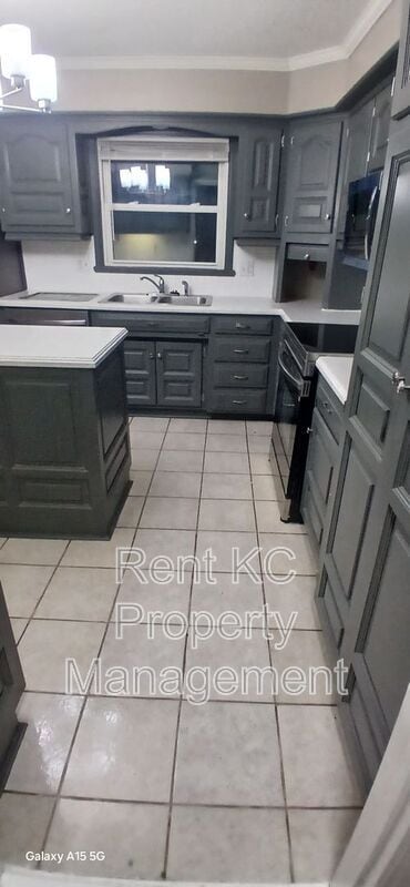 Building Photo - 7201 Hardy Ave