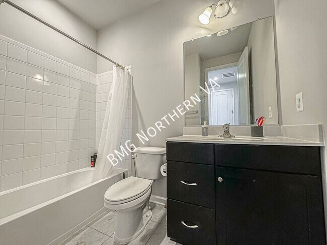 Building Photo - 42961 Running Creek Square