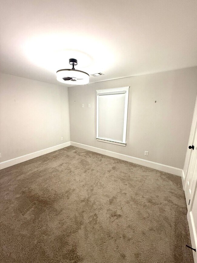 Building Photo - ** 4 Bed 2.5 Bath located in Pike Road ** Call 334-366-9198 to schedule a self-tour