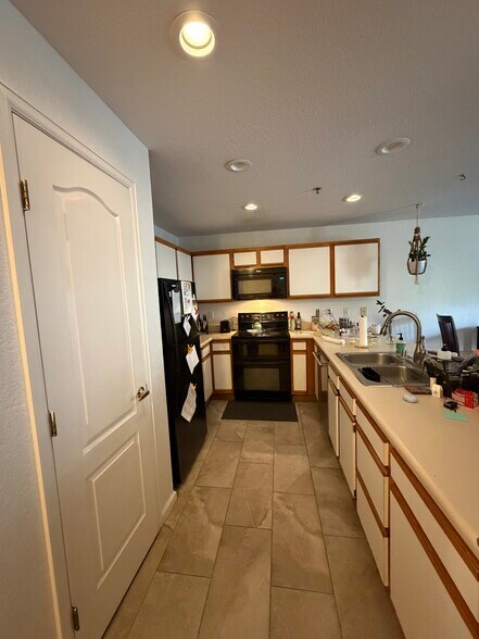 Building Photo - 205 Hurd Ln