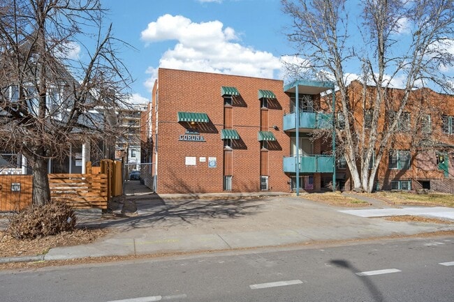 Building Photo - 985 Corona St