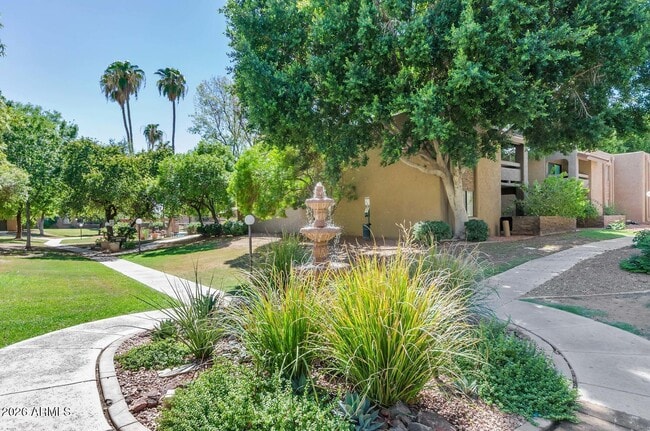 Building Photo - 3825 E Camelback Rd