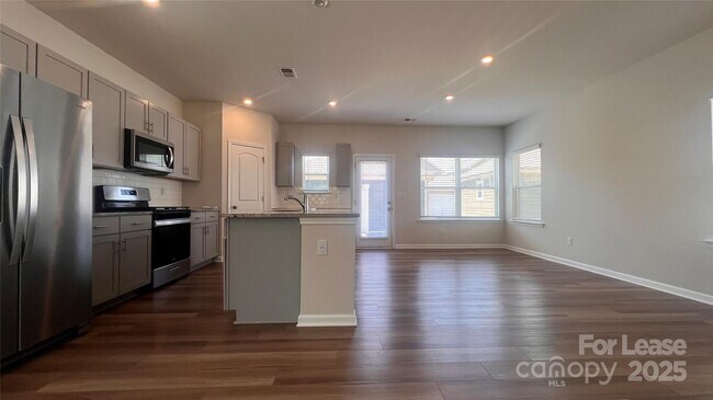 Building Photo - 8110 Whitegrove Rd