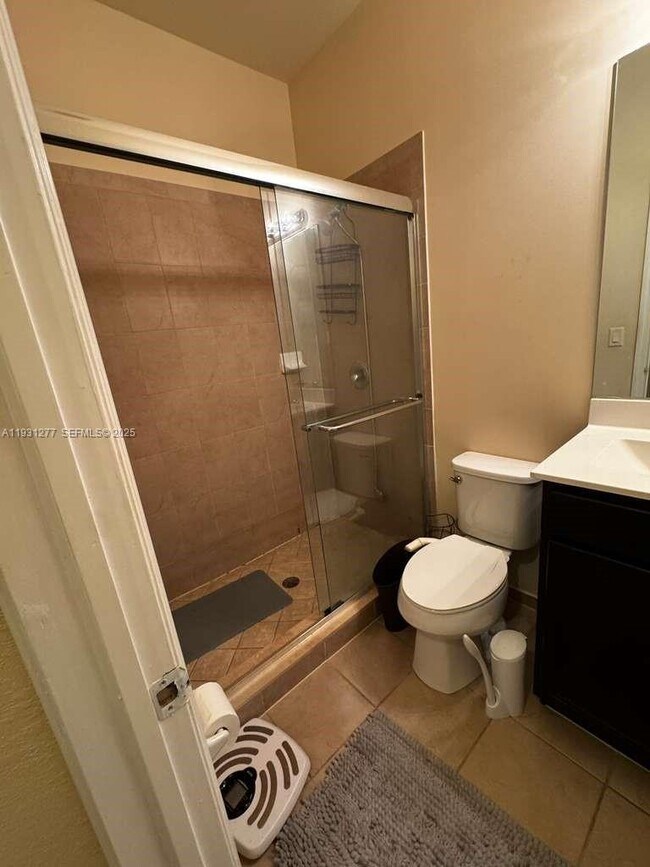 Building Photo - 2819 SE 1st Dr