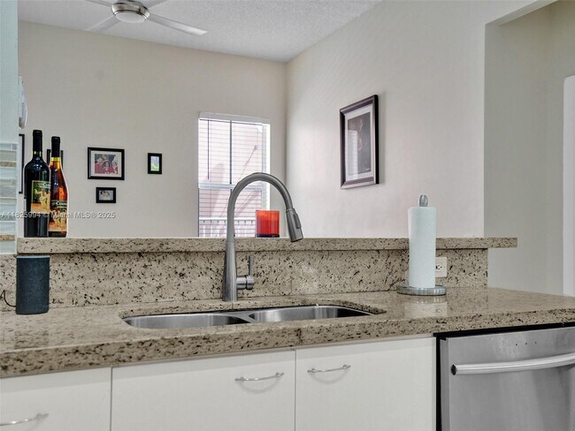 Building Photo - 938 Bluewood Terrace