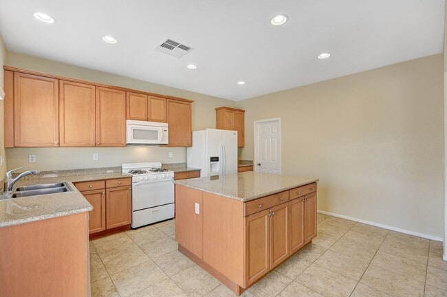 Building Photo - 4 Bedroom Near Spring Valley— Your Next Chapter Starts Here!