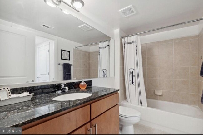 Building Photo - 915 E St NW