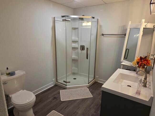 Building Photo - W239N3777 River Birch Ct