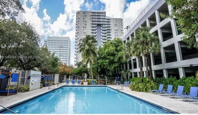 Building Photo - 800 N Miami Ave