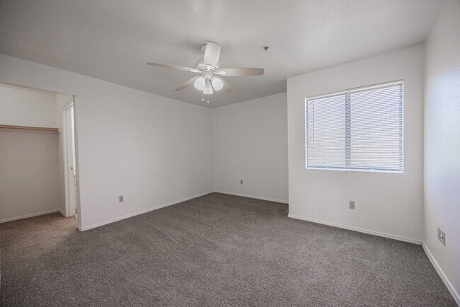 Building Photo - 16033 N 25th St