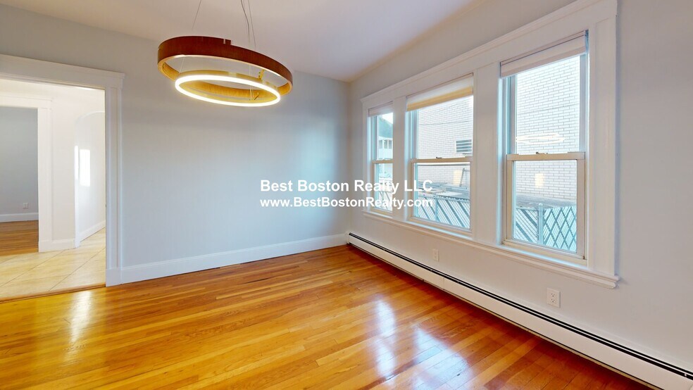 Building Photo - 14 Wellesley St