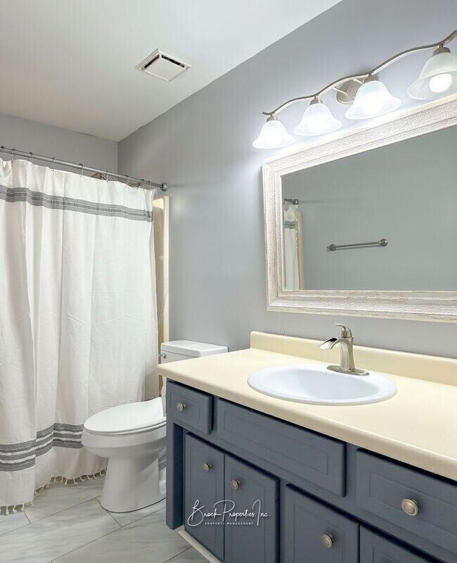 Building Photo - 6337 Summer Lakes Ln