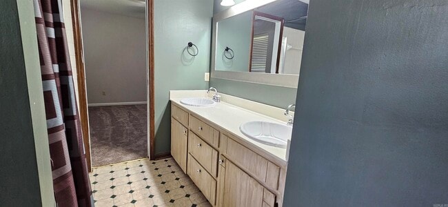 Building Photo - 107 Roundleaf Ct