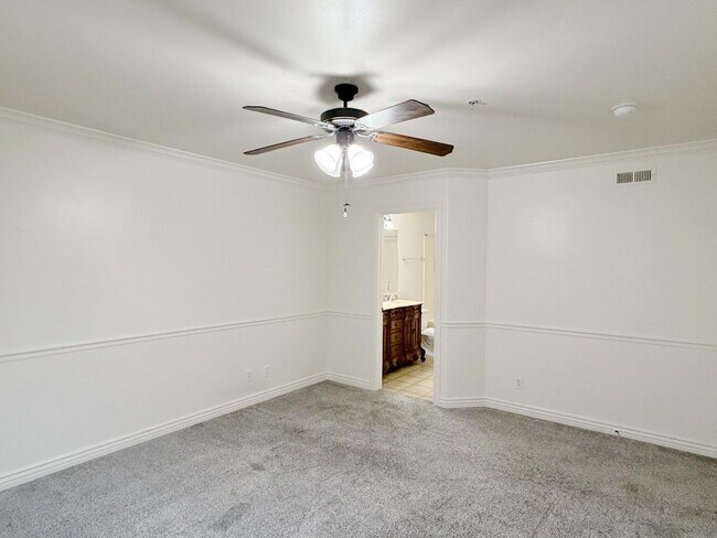 Building Photo - 496 S 2150 W