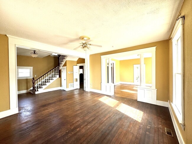 Building Photo - 624 N Wentz St