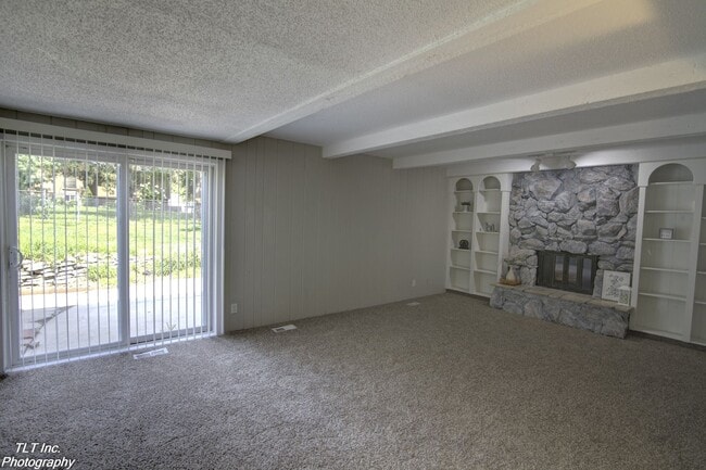 Building Photo - WELCOME HOME!