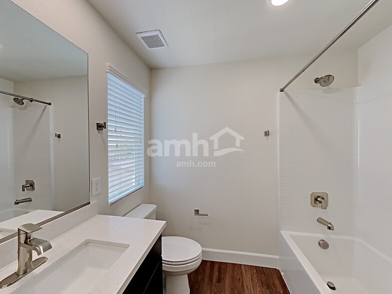 Building Photo - 9611 Harkes Dr
