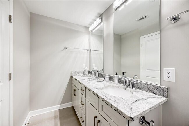 Building Photo - 2997 Whispering Hills Ct