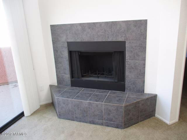 Building Photo - 5051 N Sabino Canyon Rd
