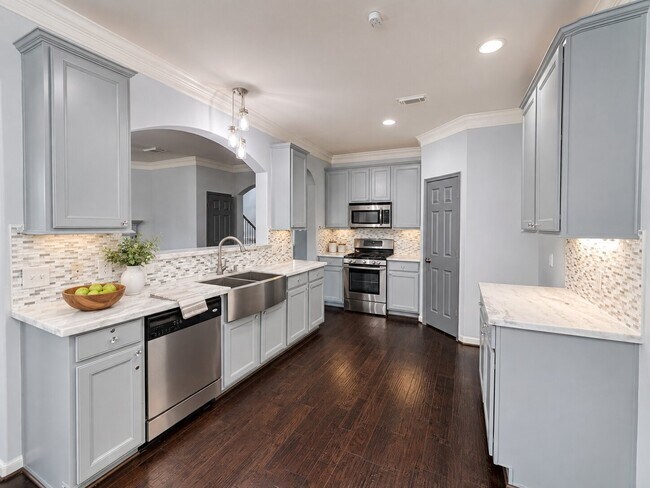 Building Photo - 16935 Jelly Park Stone Dr