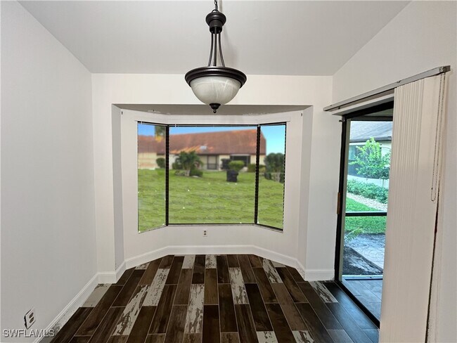 Building Photo - 10740 Regent Cir