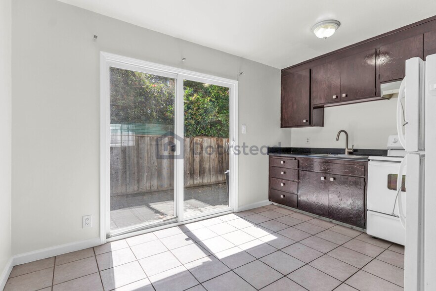 Building Photo - 1478 165th Ave