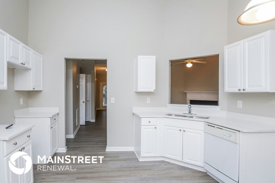 Building Photo - 11957 Spring Lake Way