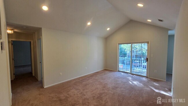 Building Photo - 602 Cypress Ln