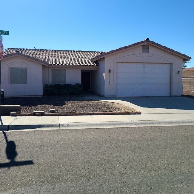 Building Photo - Desirable Corner lot with 2 car garage!